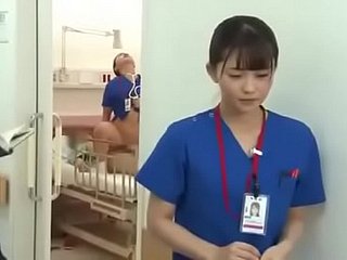 ممرضة